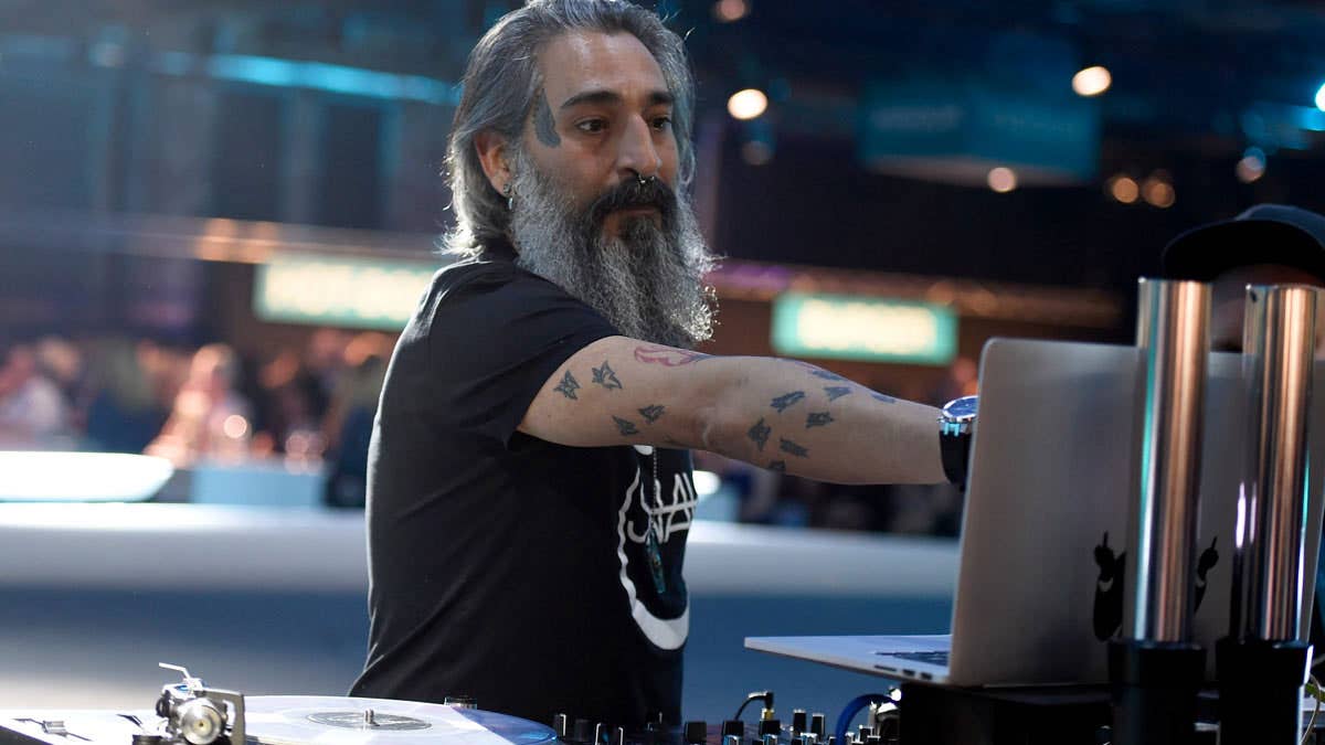 Top-DJ Senay Güler